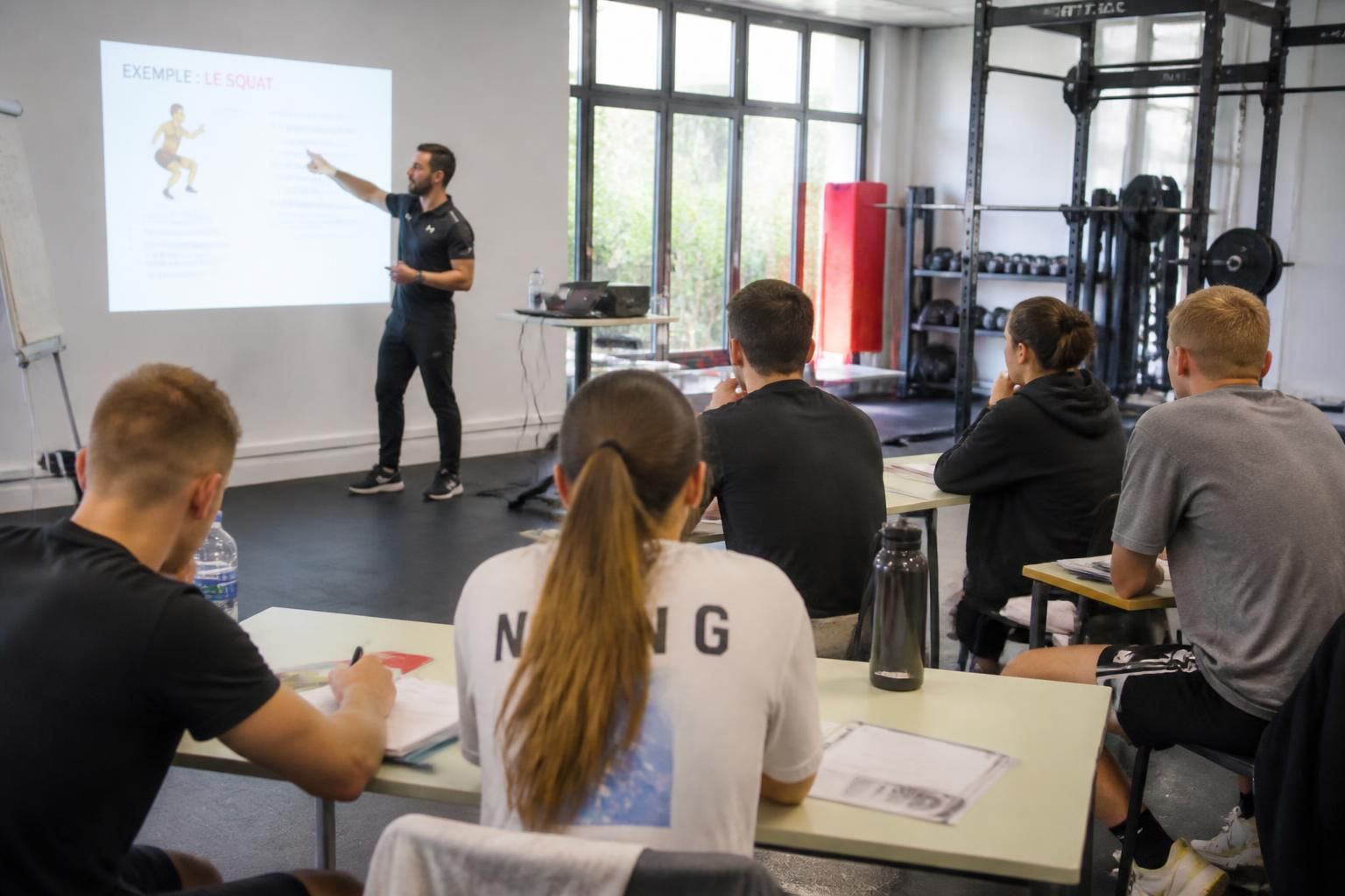 découvrez tout sur la formation bpjeps en alternance : ses avantages, son déroulement détaillé, et comment elle prépare efficacement aux métiers du sport et de l’animation.
