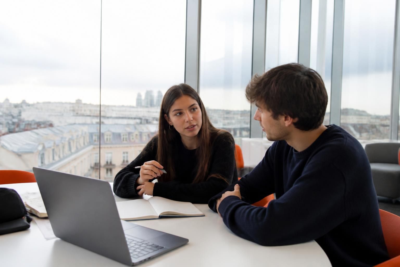 découvrez tout ce qu'il faut savoir sur le bachelor communication à paris en 2026 : programme, débouchés, admissions et vie étudiante.